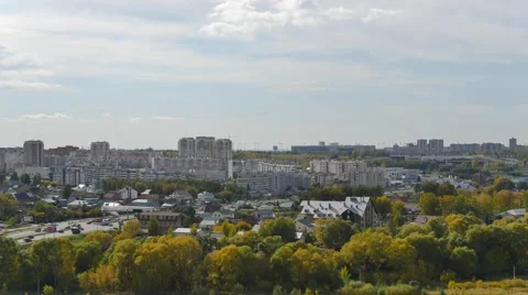 Time lapse cloudy sky in Kazan on the background of the urban landscape. 動画素材 55536745