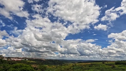 Time lapse colorful clouds over the city Video stock 337791769