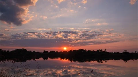 Time Lapse of Colorful dramatic sky with cloud at Sunrise. Stock Footage 120322930