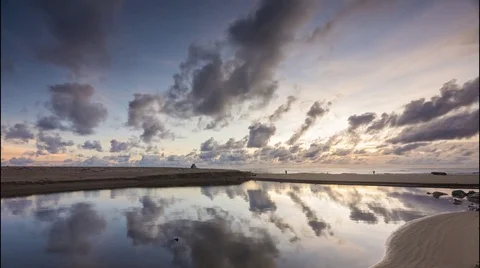 Time-lapse Colorful sunset or sunrise and clouds movement with reflection i.. Видео 76248619