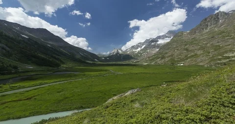 Time lapse of the Combal Lake in Aosta Valley, Italy. 動画素材 101236491