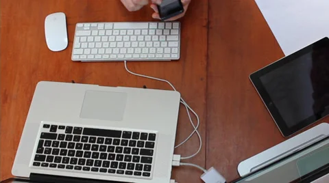 Time lapse of computer and office worker Video stock 36982642