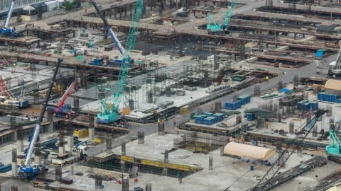 Time lapse of construction site with heavy construction machinery in metropolis Stock-Footage 163668522