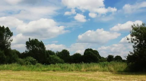Time lapse from a countryside with fast clouds Stock-Footage 40660551