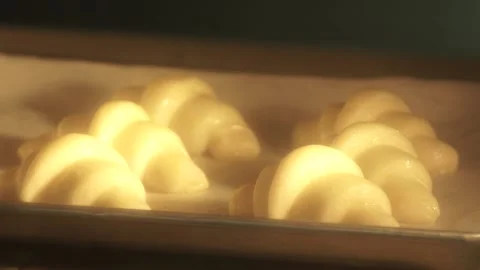 Time-lapse of Croissant Baking Vidéo 199563356