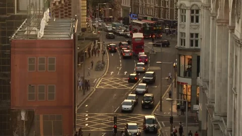 Time lapse of cross roads traffic in London Stockbeeldmateriaal 154405180