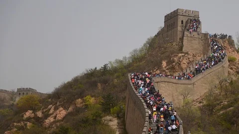 Time Lapse of Crowd Of People Visit Chinese Great Wall China Iconic Landmark Video stock 106126165