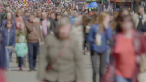 Time lapse of crowd walking in a street. 스톡 동영상 89647484