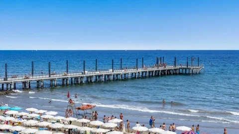 Time lapse of crowded beach Stock Footage 79634197