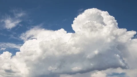 Time lapse of Cumulus attempt to grow into Cumulonimbus clouds Stock Footage 78238389