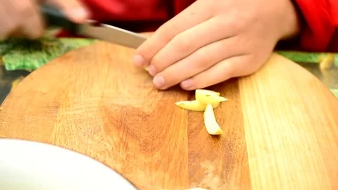 Time lapse. Cutting apples to slices with a knife Stock Footage 71121599