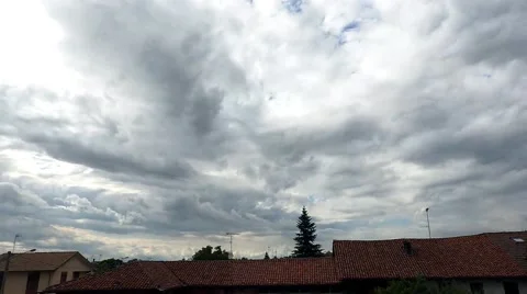 Time lapse dark clouds Stockbeeldmateriaal 50418525