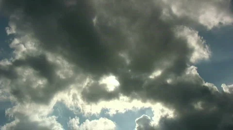 Time lapse of dark moving clouds Video stock 451146