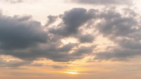 Time lapse dark storm cloud moving fast  Video stock 204961673
