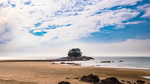 Time lapse from day to evening on Rock Island Beach 스톡 동영상 145702355