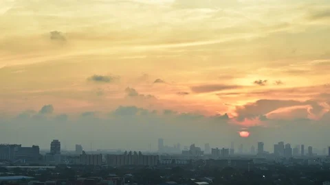 Time lapse day to night dramatic beautiful sunset with cityscape Video stock 89290351