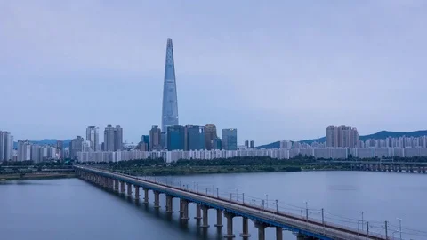 Time lapse day to night of Han river and Lotte tower, Seoul, South Korea. Stock Footage 80762588
