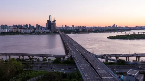 Time lapse day to night of Han river and Mapo Bridge in Seoul. Stock Footage 90007461