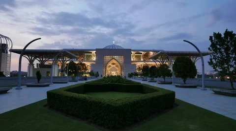 Time lapse from day to night of a Mosque at front view. Stock Footage 59897861