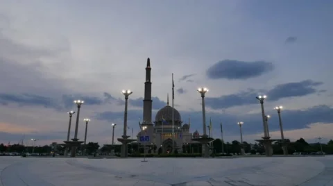 Time lapse from day to night of a Mosque at front view. Stock Footage 59916075