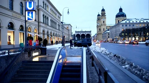 Time lapse. Day to night transition timelapse of Munich central street. Stock Footage 109385261