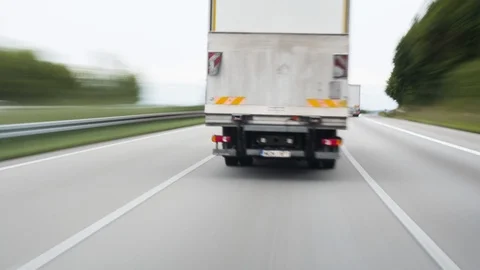 Time lapse of dense traffic on German highway Видео 114500041