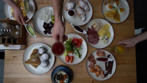 Time lapse. Different dishes are setting on the table.Top Down 库存影片 147412571
