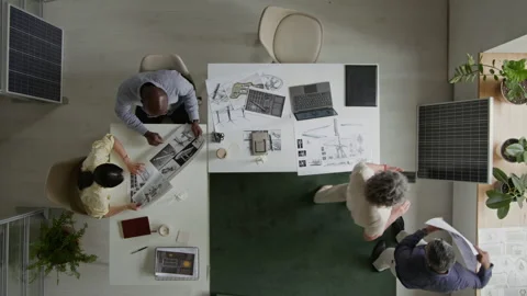Time Lapse of Diverse Engineers Developing New Renewable Energy Devices Video stock 311850159
