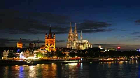Time lapse of Dom in Cologne at night, Germany Stock Footage 51376808