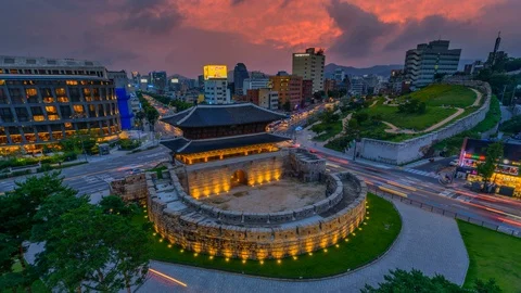 Time lapse of Dongdaemun Gate and Traffic in Seoul,South Korea. Video stock 94325646