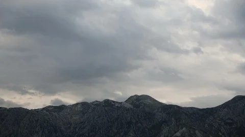 Time lapse dramatic clouds and mountains Stockbeeldmateriaal 115830716