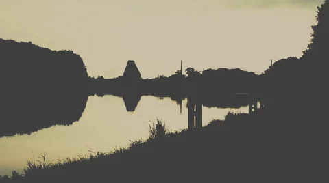 Time lapse of a dramatic riverside landscape 库存影片 67750336