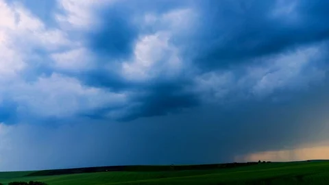 Time-lapse of dramatic thunderstorm clouds. Stock Footage 90336302