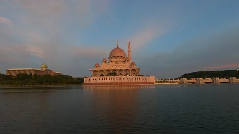 TIME LAPSE DURING SUNSET  PUTRA MOSQUE PUTRAJAYA MALAYSIA Stock Footage 141262356