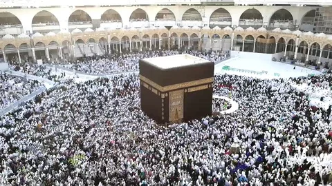 Time lapse during tawaf at kaaba Stock Footage 86887519