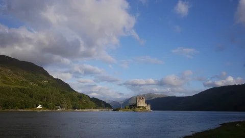 Time lapse of Eilean Donan Castle in Scotland during summer Stock-Footage 97359785