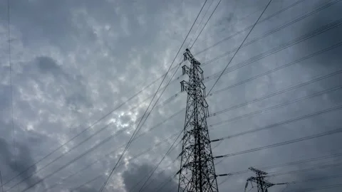 Time lapse electricity pylon, power line and the cloudscape in background Stock-Footage 133879925