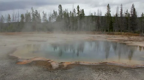Time lapse Emerald Pool, Yellowstone National Park, Wyoming Vidéo 57208379