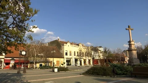 TIME LAPSE - empty central city square without people due to corona virus Stockbeeldmateriaal 127494362
