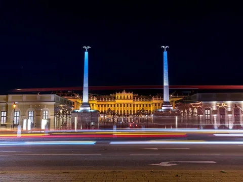 Time-lapse entry of Schönbrunn Palace in Vienna 스톡 동영상 69465298