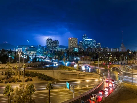 Time lapse of an evening monsoon storm over downtown Phoenix. Stock-Footage 77615373