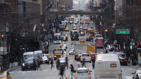 Time-lapse of evening rush hour traffic on 42nd street in Manhattan Stock Footage 109427751