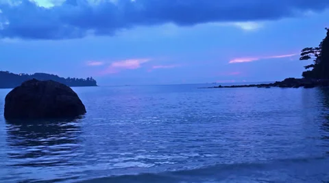 Time lapse evening surf in the tropical bay Video stock 32540965