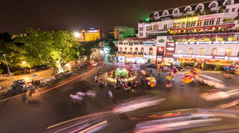 Time lapse-Evening traffic in old quarter in Hanoi,  Vietnam 動画素材 68616917