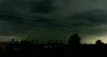 Time lapse evil looking microburst over city with lightning HD 影片