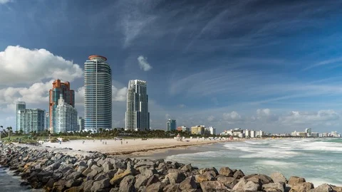 TIme lapse of famous Miami beach coastline with pier and waves, Florida. USA Vidéo 88397464