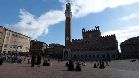 Time lapse of famous Piazza del Campo in the historic center of Siena. Stock Footage 170329194