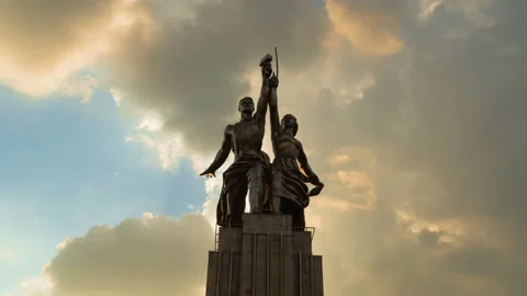Time lapse famous soviet monument Worker and Collective Farm Woman Video stock 219671807
