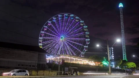 Time lapse from a ferris wheel in a park in Belo horizonte city, Brazil Stock Footage 209713560