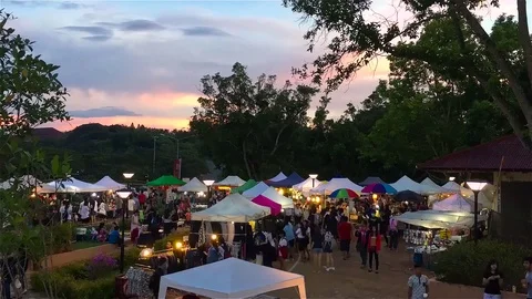 Time lapse of flea market and plaza 库存影片 77649942